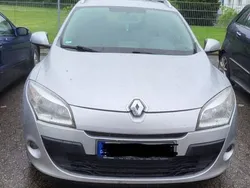 Silber Gebraucht 2012 Renault Mégane III Dynamique Limousine | 2.500 € (Superpreis)