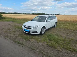 Weiß Gebraucht 2008 Opel Vectra Kombi | 1.900 € (Fairer Preis)
