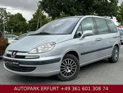 Silber Gebraucht 2007 Peugeot 807 Tendance Van / Kleinbus | 7.890 €
