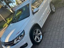 Weiß Gebraucht 2013 VW Tiguan Sportline SUV | 15.800 € (Etwas zu teuer)