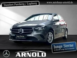 Grau (mountaingrau) Gebraucht 2019 Mercedes B200 Style Van / Kleinbus | 21.940 € (Guter Preis)