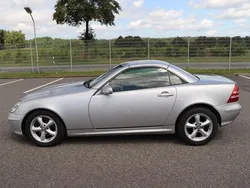 Silber Gebraucht 2003 Mercedes SLK200 Cabrio | 8.888 €