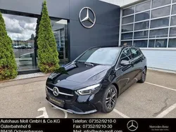 Schwarz Gebraucht 2024 Mercedes B200 Progressive Van / Kleinbus | 33.600 € (Teuer)