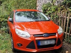 Orange Gebraucht 2011 Ford Focus Titanium Kombi | 1.800 € (Fairer Preis)