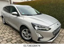 Silber Gebraucht 2019 Ford Focus Kombi | 13.990 € (Guter Preis)