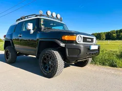 Schwarz Gebraucht 2014 Toyota FJ Cruiser SUV | 28.500 €