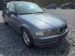 Blau Gebraucht 2001 BMW 320 Limousine | 2.299 € (Guter Preis)