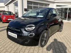 Schwarz Gebraucht 2022 Fiat 500e Icon Kleinwagen | 17.996 € (Fairer Preis)