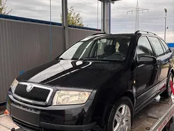 Schwarz Gebraucht 2003 Skoda Fabia Kombi | 750 € (Superpreis)