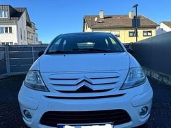 Weiß Gebraucht 2009 Citroën C3 Attraction Limousine | 1.100 € (Guter Preis)