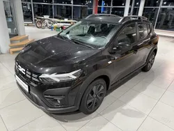 Perlmutt schwarz metallic Neu 2025 Dacia Sandero Expression Kleinwagen | 19.560 € (Etwas zu teuer)