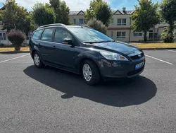 Grau Gebraucht 2010 Ford Focus Kombi | 1.300 € (Etwas zu teuer)