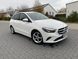 Weiß Gebraucht 2019 Mercedes B180 Van / Kleinbus | 16.900 € (Etwas zu teuer)