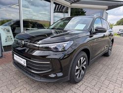 Grenadillschwarz metallic Neu 2025 VW Tiguan SUV | 35.980 €