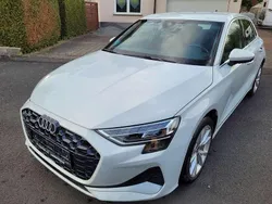 Gletscherweiß metallic Gebraucht 2024 Audi A3 Advanced Kleinwagen | 26.700 € (Guter Preis)