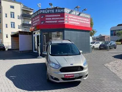Grau Gebraucht 2017 Ford Tourneo Courier Titanium Van / Kleinbus | 12.799 € (Fairer Preis)
