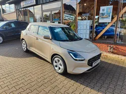 Beige Neu 2024 Suzuki Swift Comfort Limousine | 16.960 €