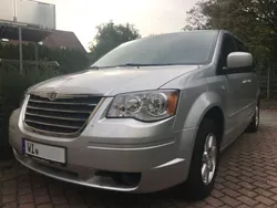 Silber Gebraucht 2009 Chrysler Grand Voyager Touring Van / Kleinbus | 7.500 € (Teuer)