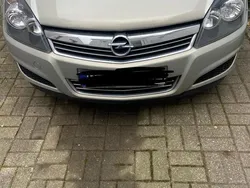 Gold Gebraucht 2009 Opel Astra Limousine | 4.000 €
