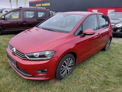 Rot Gebraucht 2016 VW Golf Sportsvan Allstar Van / Kleinbus | 11.090 € (Guter Preis)