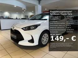 Weiß Gebraucht 2023 Toyota Yaris Comfort Limousine | 14.990 € (Guter Preis)