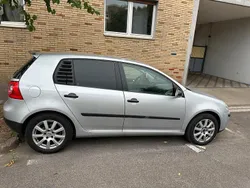 Grau Gebraucht 2004 VW Golf V Kleinwagen | 3.900 € (Fairer Preis)