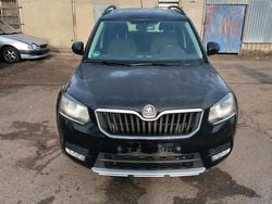 Schwarz Gebraucht 2015 Skoda Yeti Ambition SUV | 7.990 € (Guter Preis)