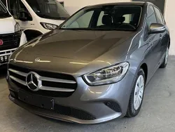 Grau Gebraucht 2019 Mercedes B180 Van / Kleinbus | 18.999 € (Superpreis)