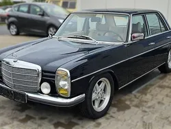 Blau Gebraucht 1977 Mercedes E280 Limousine | 21.000 €