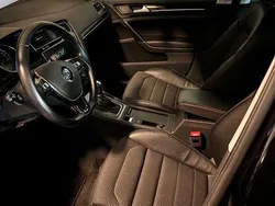 Schwarz Gebraucht 2016 VW Golf VII Highline Limousine | 17.300 € (Etwas zu teuer)