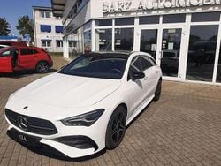 Weiß Gebraucht 2023 Mercedes CLA200 Shooting Brake AMG Line Premium Kombi | 33.990 € (Fairer Preis)