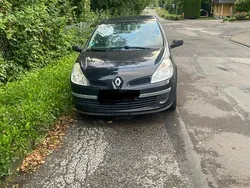 Schwarz Gebraucht 2006 Renault Clio II Kleinwagen | 1.200 €
