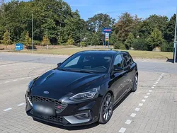 Schwarz Gebraucht 2021 Ford Focus ST Limousine | 25.499 € (Guter Preis)