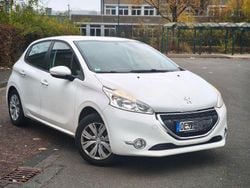 Weiß Gebraucht 2012 Peugeot 208 Active Kleinwagen | 3.499 € (Fairer Preis)
