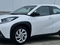 Weiß Gebraucht 2023 Toyota Aygo Kleinwagen | 16.500 € (Fairer Preis)