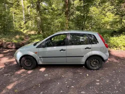 Gebraucht 2002 Ford Fiesta Kleinwagen | 400 € (Superpreis)