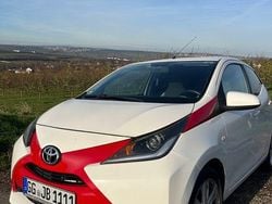 Weiß Gebraucht 2014 Toyota Aygo Kleinwagen | 6.000 € (Guter Preis)