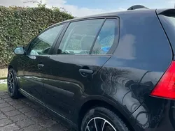 Schwarz Gebraucht 2004 VW Golf V Limousine | 2.000 € (Fairer Preis)