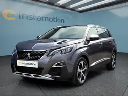 Grau Gebraucht 2020 Peugeot 5008 Van / Kleinbus | 27.149 € (Etwas zu teuer)