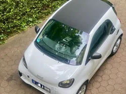 Weiß Gebraucht 2023 Smart ForTwo Electric Drive Coupé | 12.100 € (Fairer Preis)