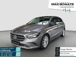 Grau Gebraucht 2021 Mercedes B200 Van / Kleinbus | 27.680 € (Fairer Preis)