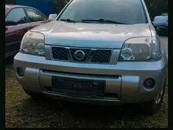 Weiß Gebraucht 2005 Nissan X-Trail SUV | 1.950 € (Fairer Preis)