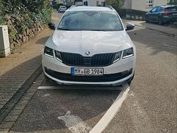 Weiß Gebraucht 2019 Skoda Octavia Sport Kombi | 15.000 € (Guter Preis)