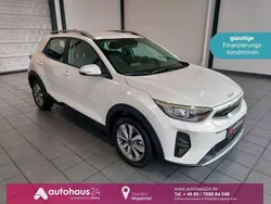 Weiß Gebraucht 2024 Kia Stonic Vision SUV | 19.970 € (Fairer Preis)