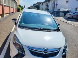 Weiß Gebraucht 2012 Opel Zafira Tourer Active Van / Kleinbus | 6.200 € (Fairer Preis)