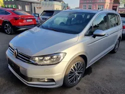Silber Gebraucht 2016 VW Touran Highline Van / Kleinbus | 14.950 € (Fairer Preis)