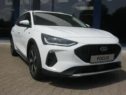 Weiß Gebraucht 2022 Ford Focus Active Limousine | 22.290 € (Etwas zu teuer)