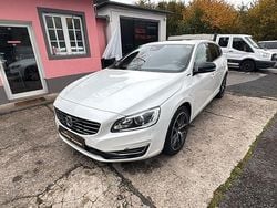 Weiß Gebraucht 2014 Volvo V60 Summum Kombi | 11.990 € (Guter Preis)