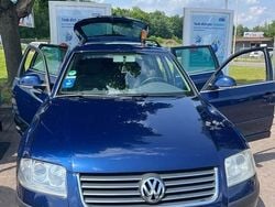 Blau Gebraucht 2004 VW Passat Basis Kombi | 1.300 € (Guter Preis)