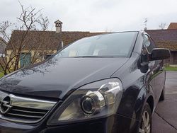 Schwarz Gebraucht 2012 Opel Zafira Family Kombi | 7.000 €